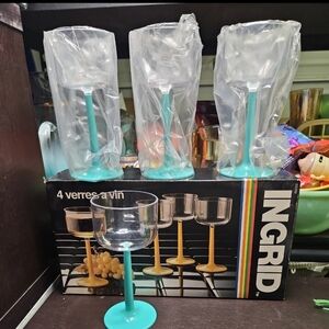 Vintage 1980's Ingrid of Chicago Plastic Long Stem Wine Glasses turquoise set  4